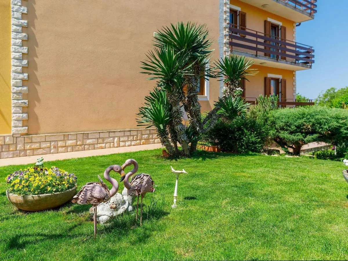Apartment Tiziana-3 By Interhome ウマグ